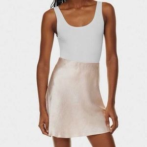 Like new cream silk Aritzia babaton skirt size 0